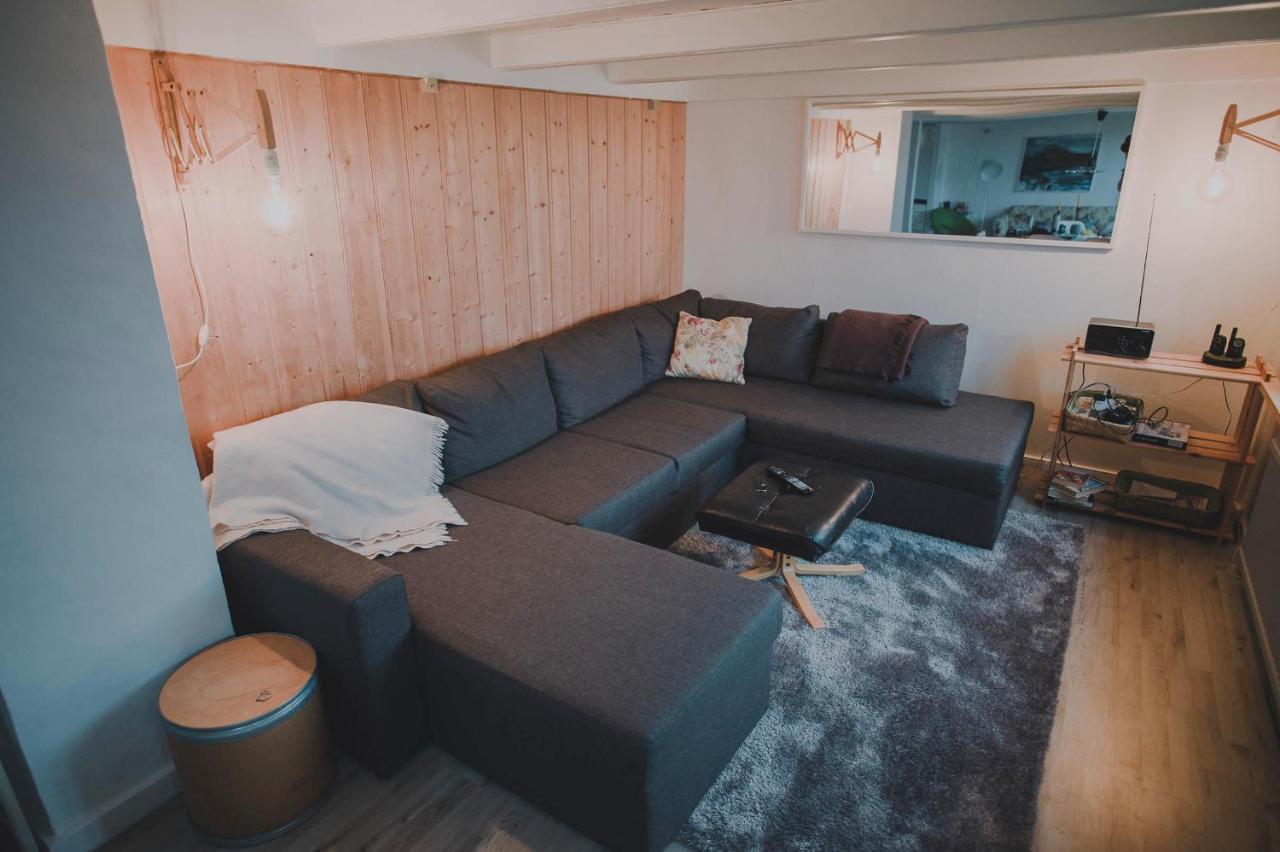Turf House Cottage - Near Airport Mithvagur 外观 照片