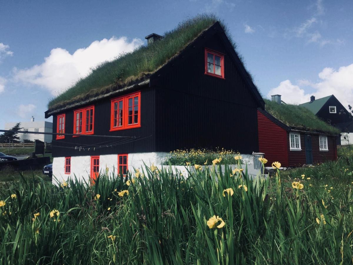 Turf House Cottage - Near Airport Mithvagur 外观 照片