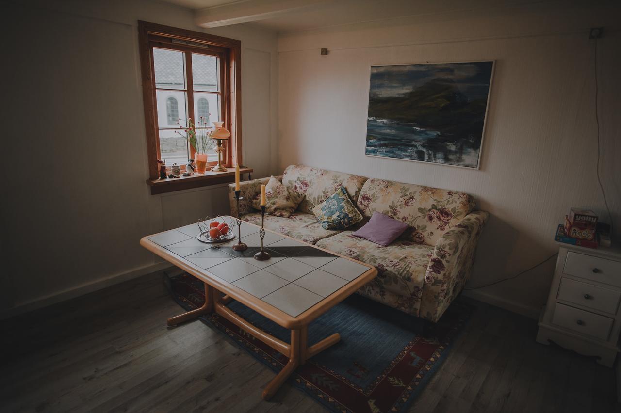 Turf House Cottage - Near Airport Mithvagur 外观 照片